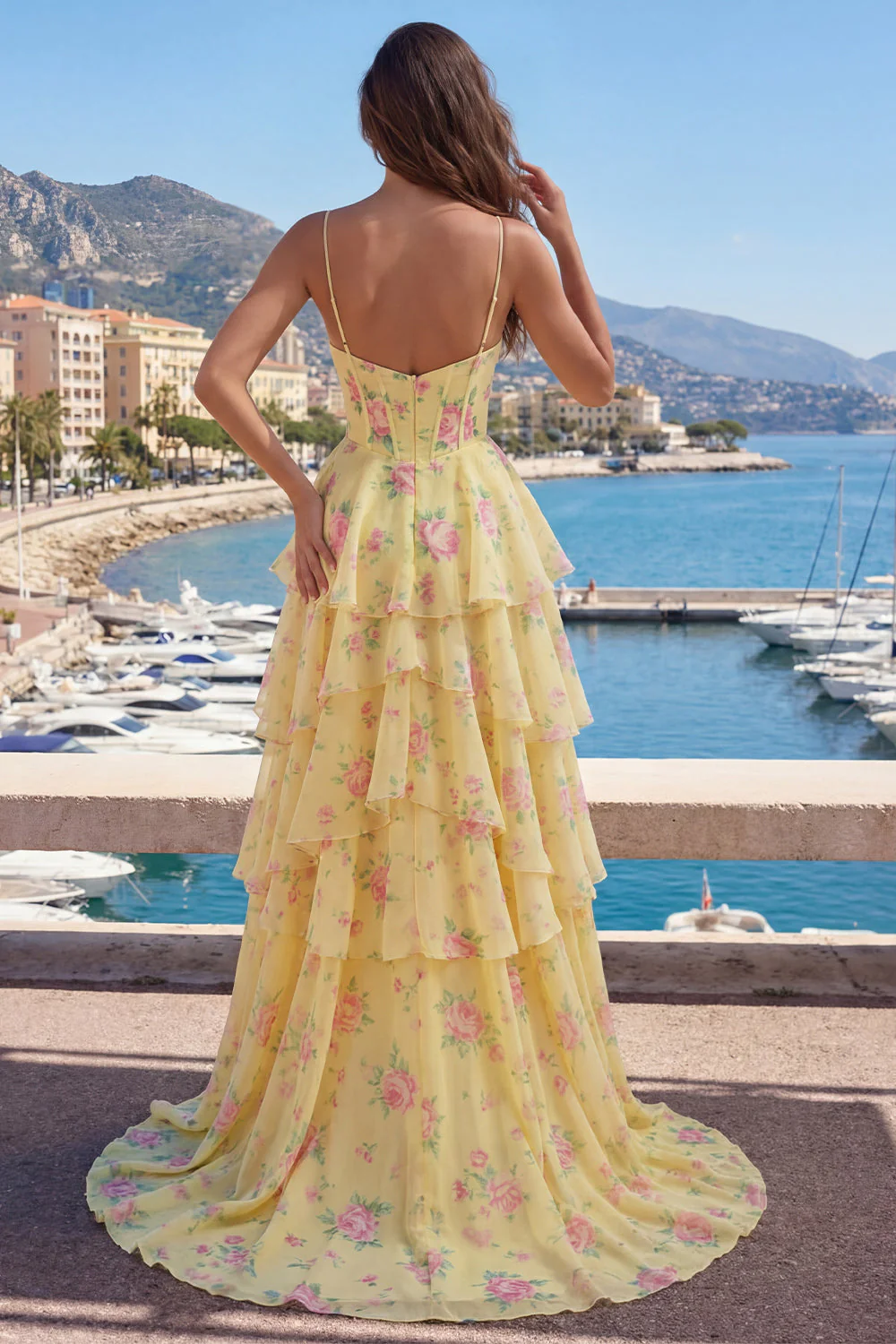 Robe de bal à bretelles fines jaunes Une robe de bal florale corset avec volants - Image 4