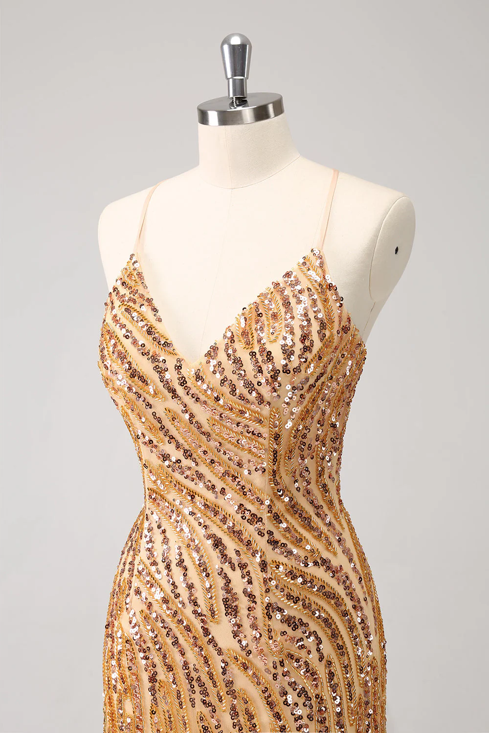Robe de bal à col en V à paillettes dorées scintillantes avec franges - Image 5