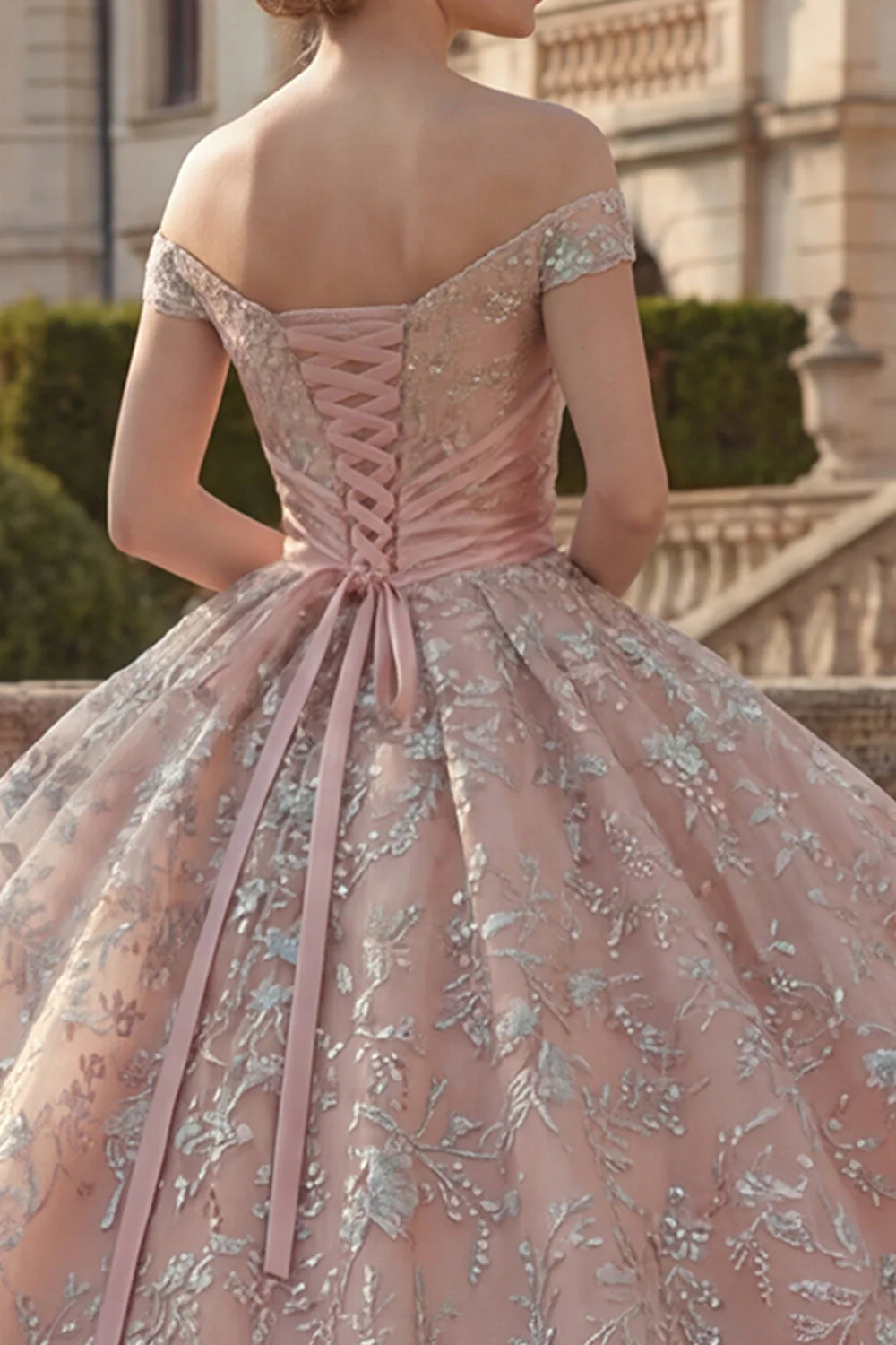 Robe de bal à épaules dénudées, blush et volants de princesse quinceañera - Image 4