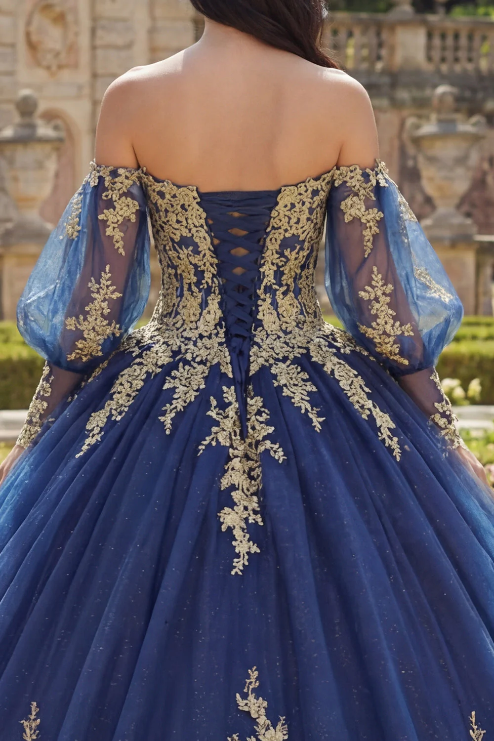 Robe de bal à manches longues à manches longues appliquées bleu marine en quinceañera - Image 4