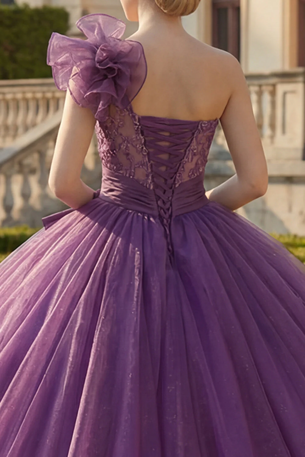 Robe de bal à une épaule robe Quinceañera violet foncé avec volants - Image 4