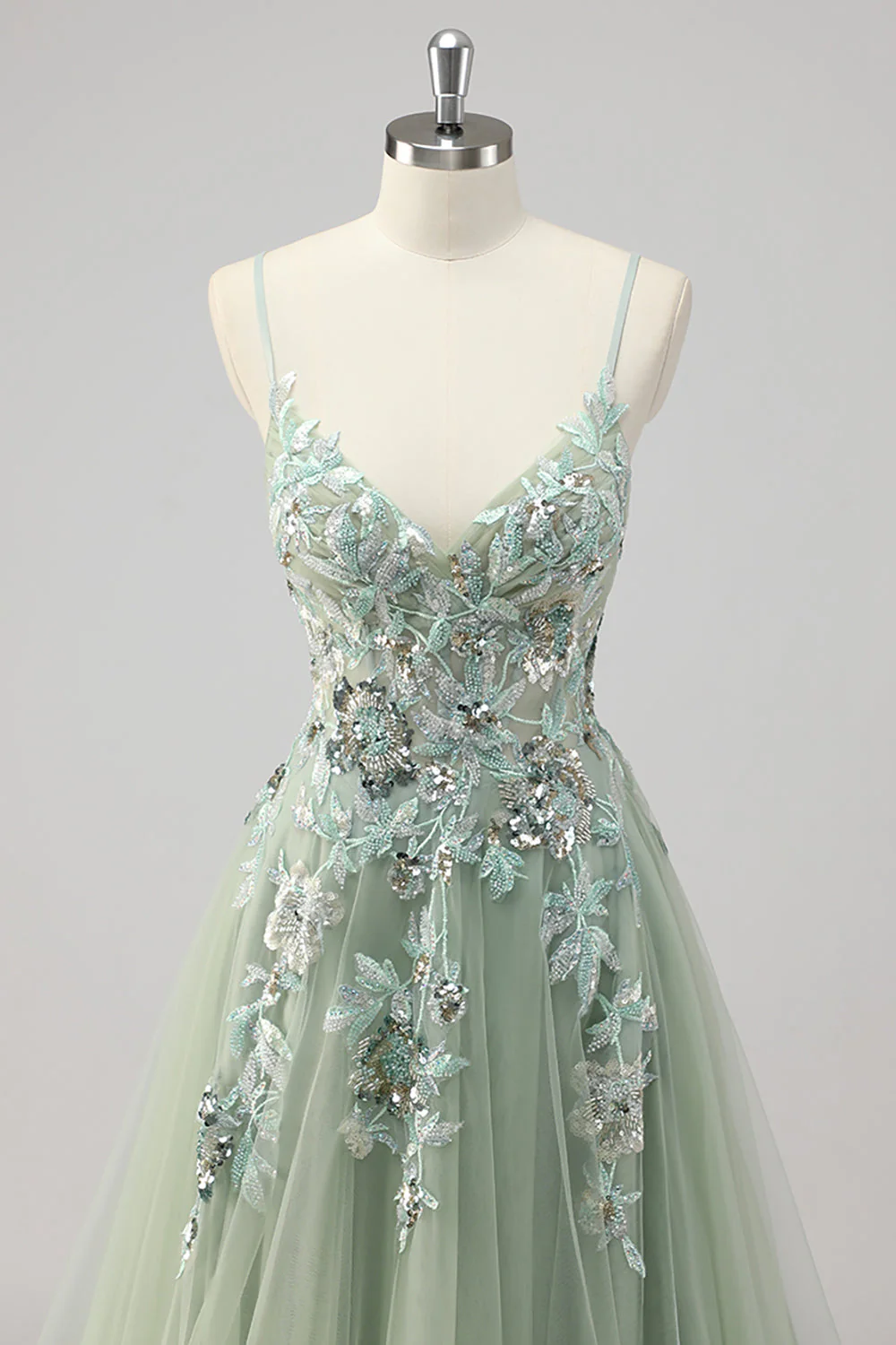 Robe de soirée à paillettes vertes avec appliqué et fente - Image 4