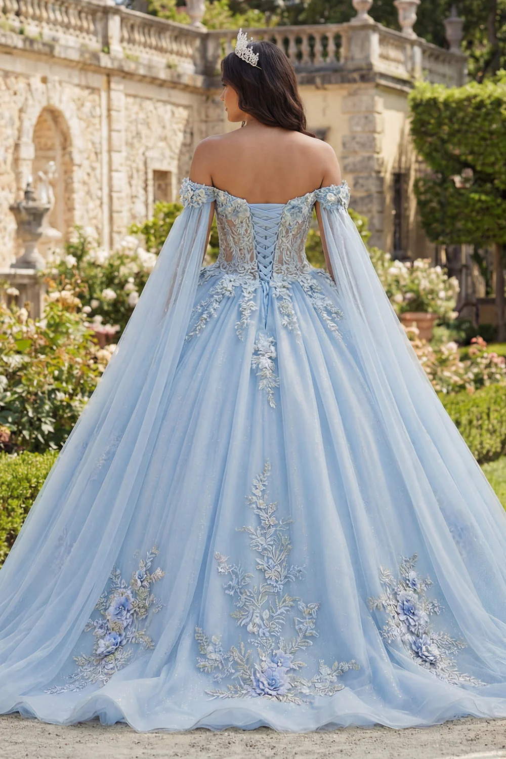 Robe de bal bleu ciel dénudée avec des fleurs 3D - Image 2