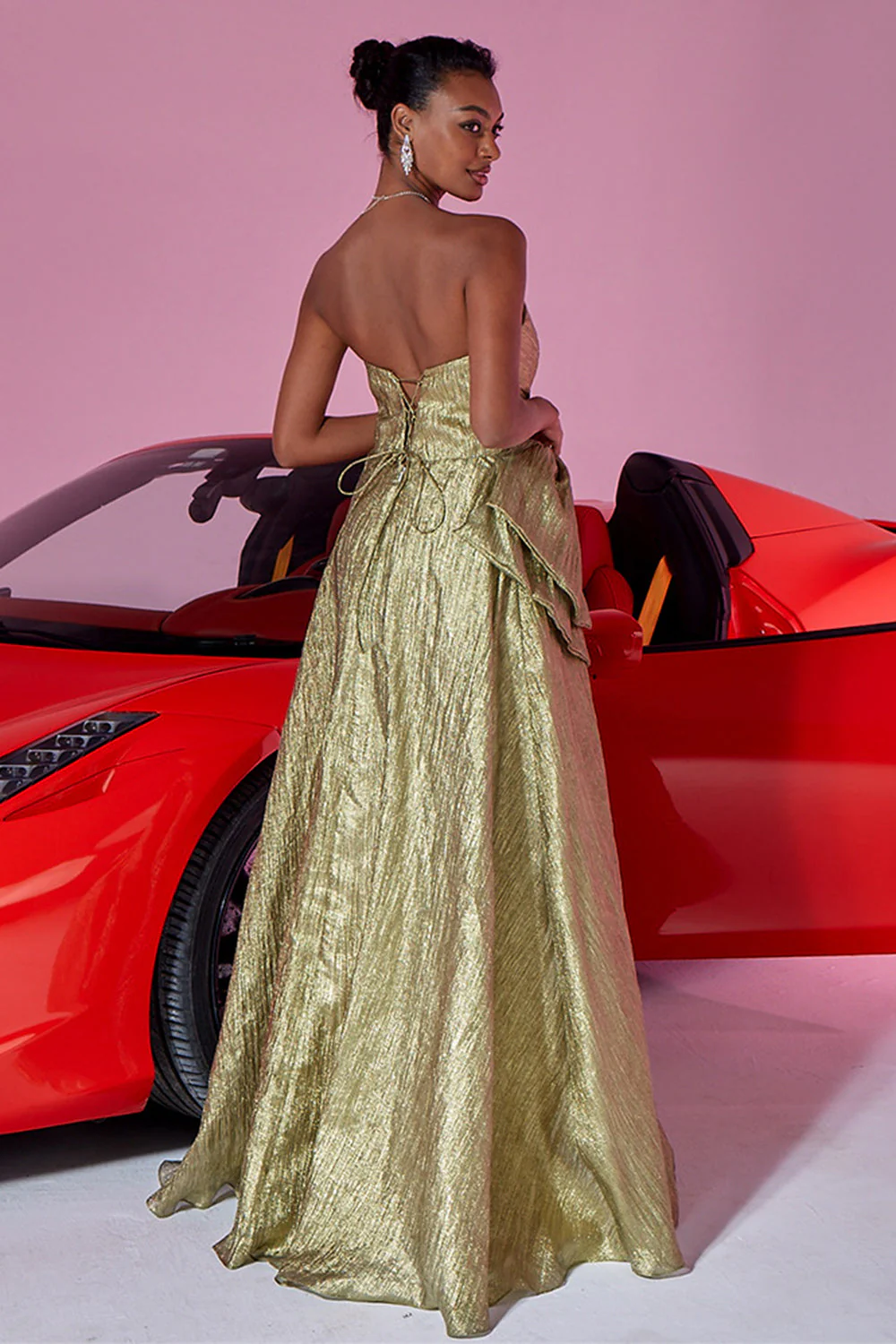 Robe de bal bretelles une ligne dorée avec noeud - Image 2