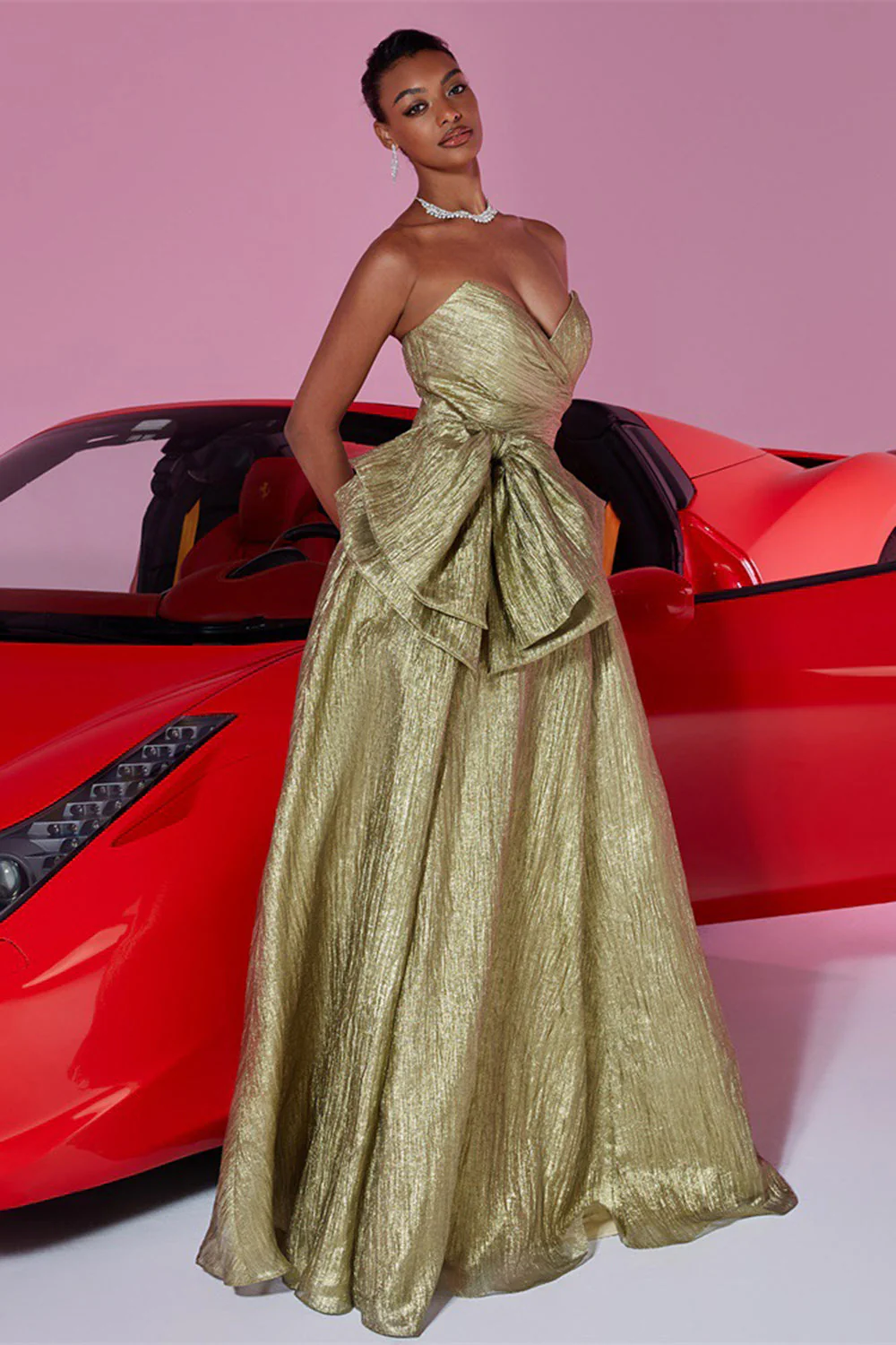 Robe de bal bretelles une ligne dorée avec noeud - Image 3