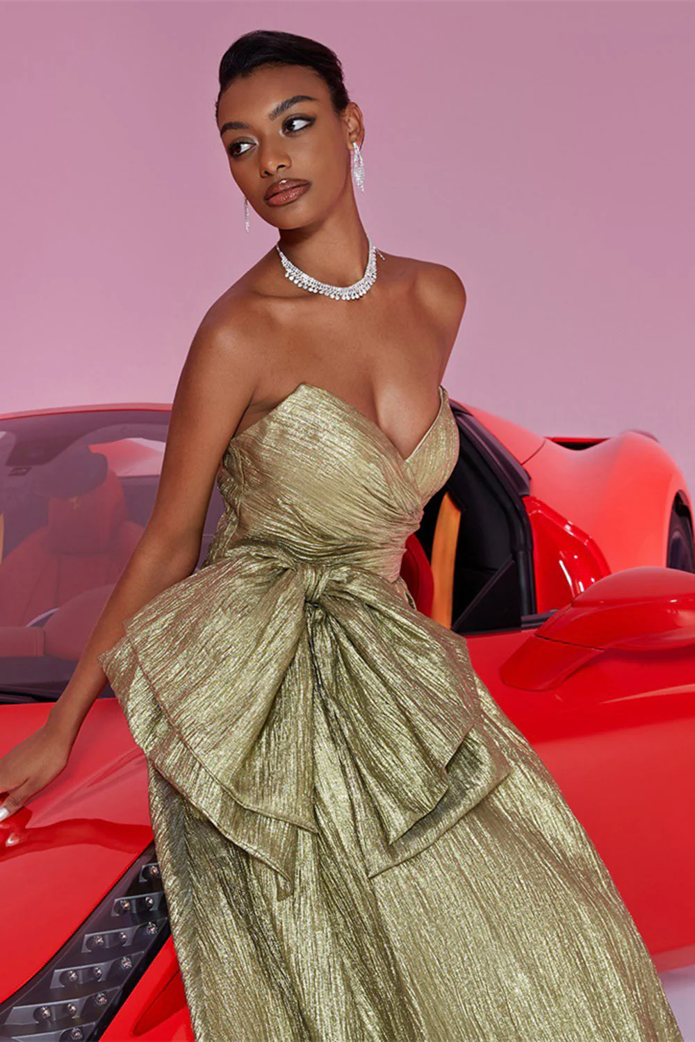 Robe de bal bretelles une ligne dorée avec noeud - Image 6