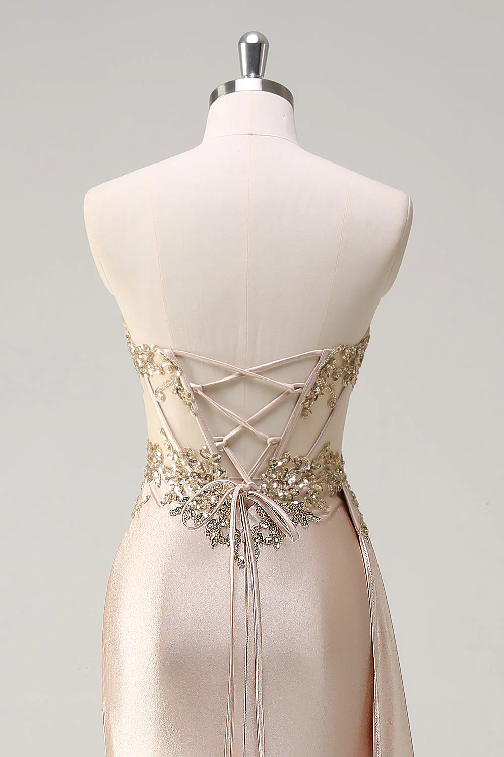 Robe de soirée bustier sirène champagne en satin sur le côté avec paillettes - Image 5