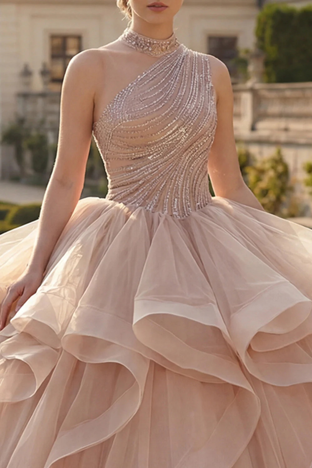 Robe de bal champagne à une épaule perlée de quinceañera avec volants - Image 3