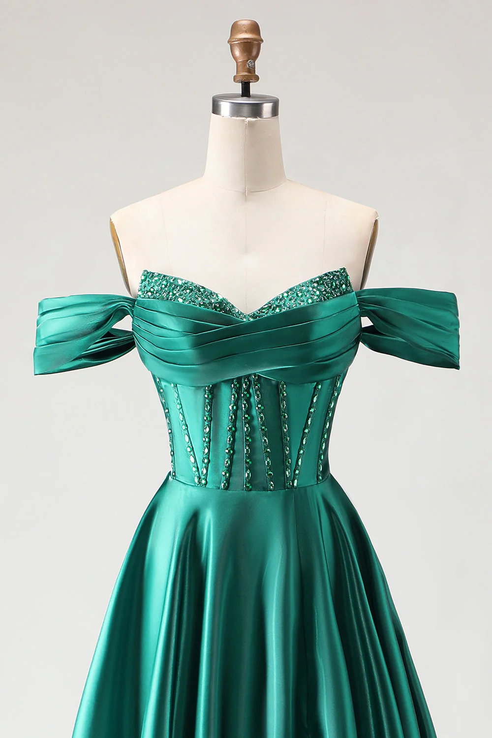 Robe de bal de bal longue en satin perlée aux épaules dénudées, violette - Image 10