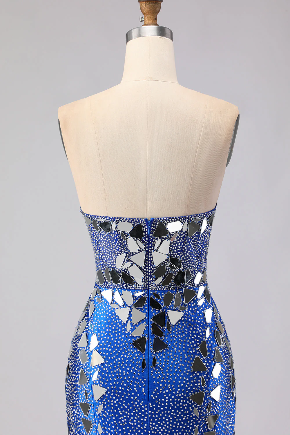 Robe de soirée de promo sirène longue bleu saphir sans bretelles perlée à fentes latérales avec miroir - Image 5