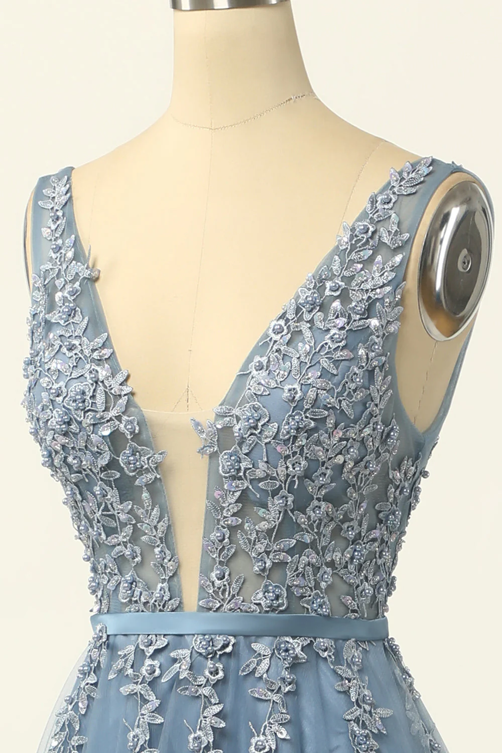 Robe de bal en tulle bleu avec appliques - Image 7