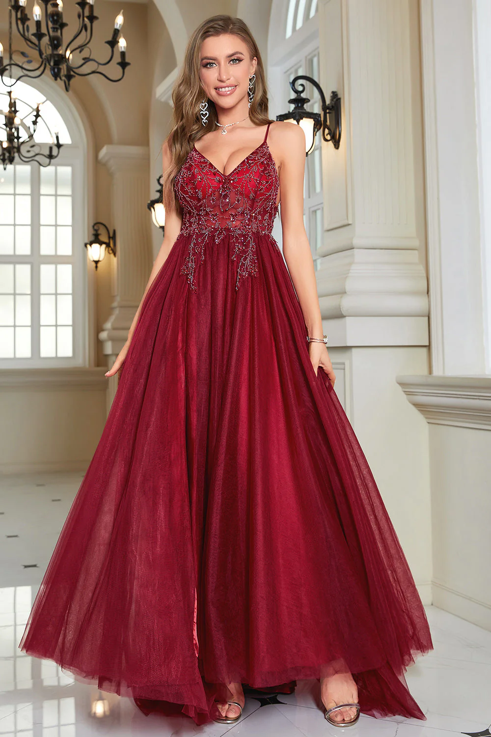 Robe de bal en tulle long tulle perlé bordeaux scintillante avec fente - Image 5