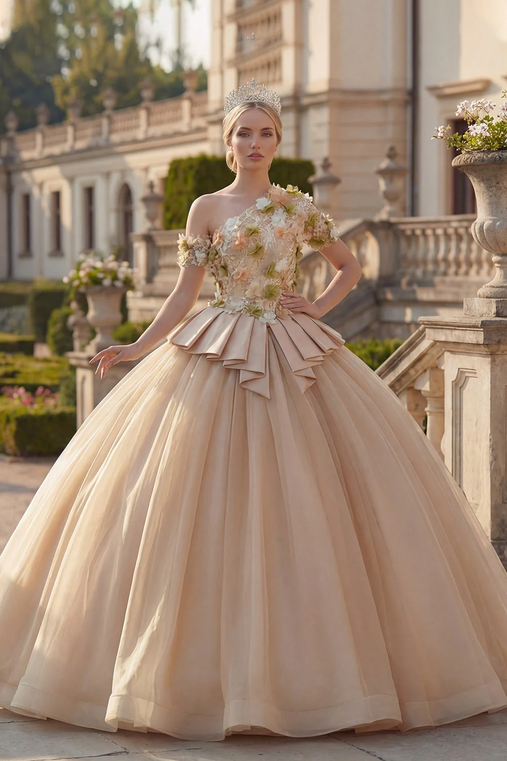 Robe de bal florale champagne, robe quinceañera appliquée à une épaule