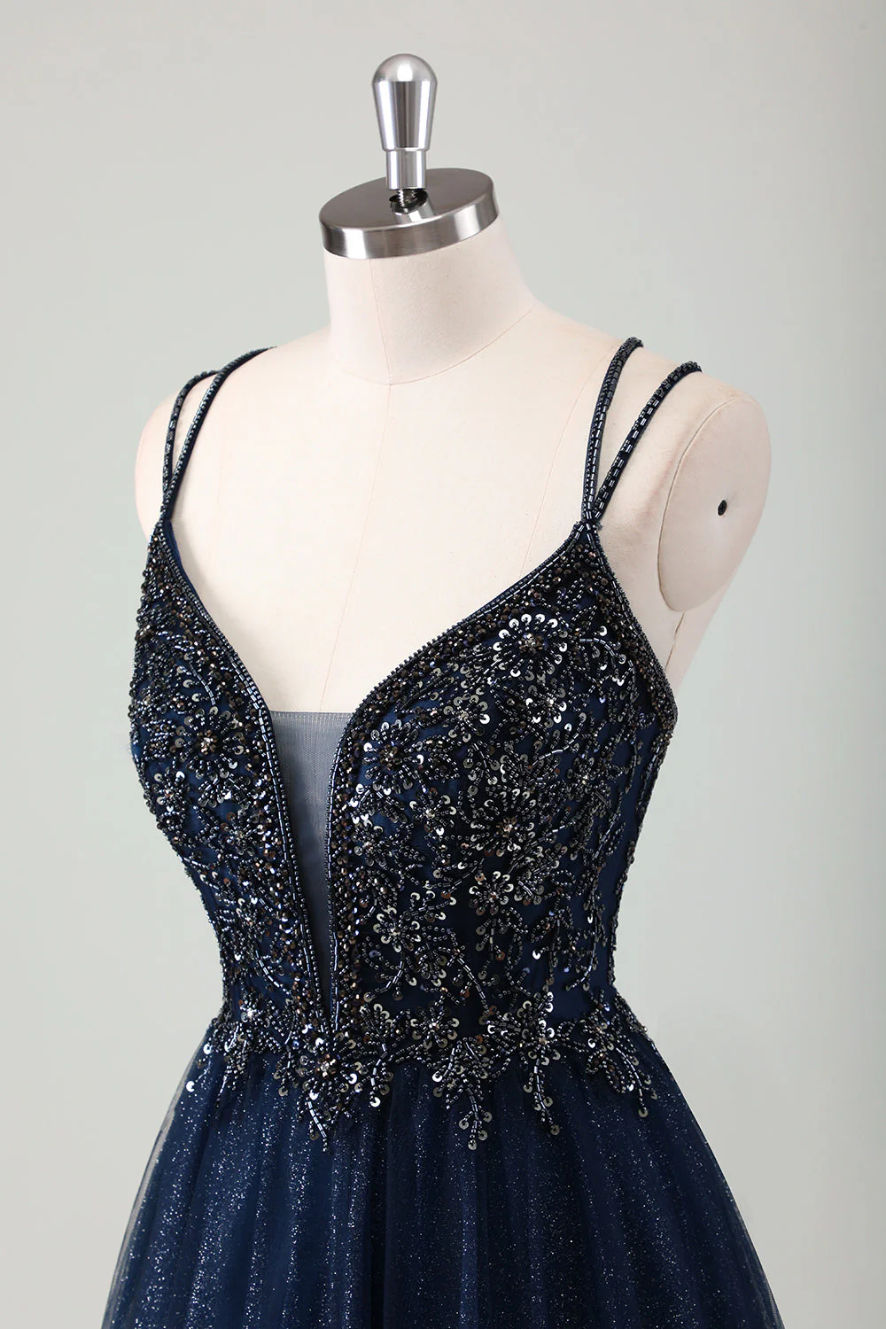 Robe de bal longue à bretelles spaghetti bleu marine scintillante avec paillettes - Image 6