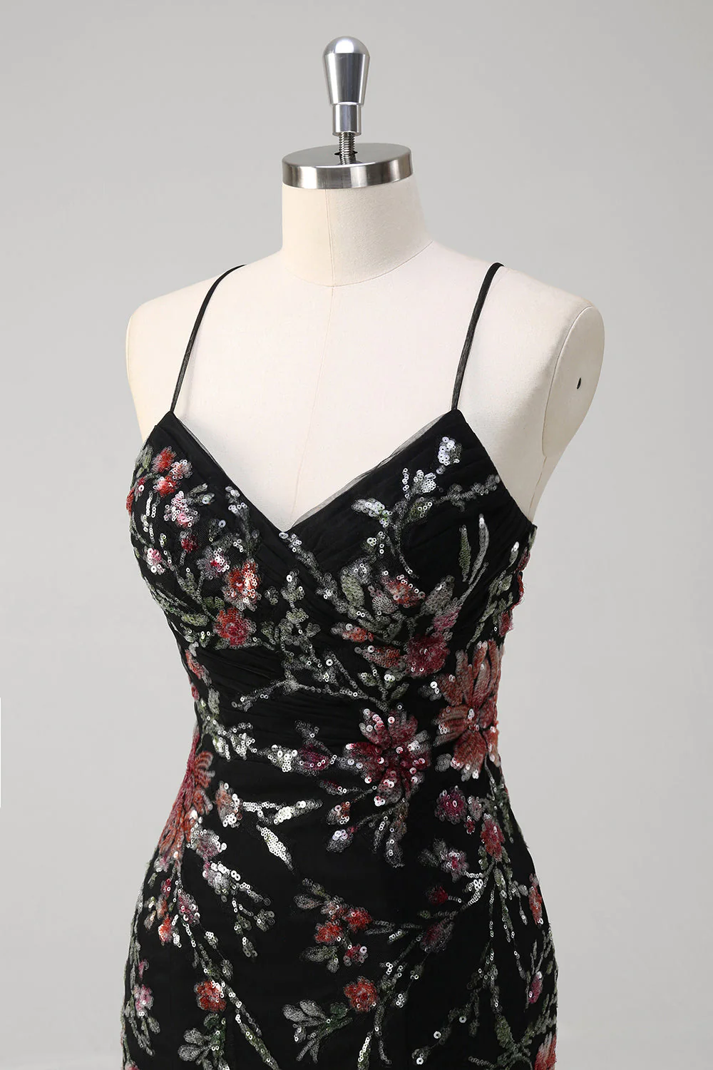 Robe de soirée longue noire sirène à bretelles spaghetti avec paillettes - Image 6