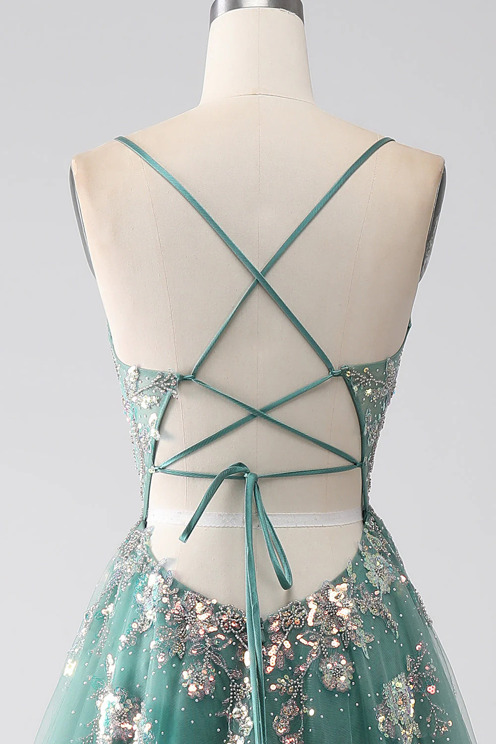 Robe de soirée longue à bretelles spaghetti trapèze verte avec appliques à paillettes scintillantes - Image 7