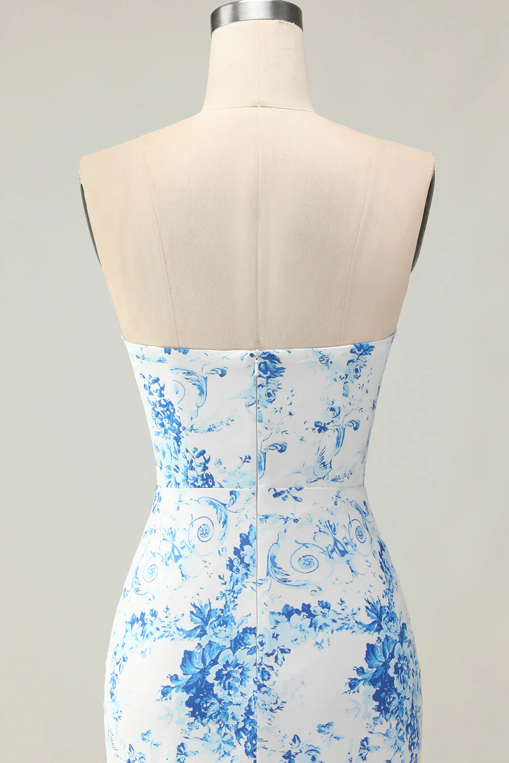Robe De Soirée longue à imprimé étagé blanc fleur bleue sirène sans bretelles avec volants - Image 5