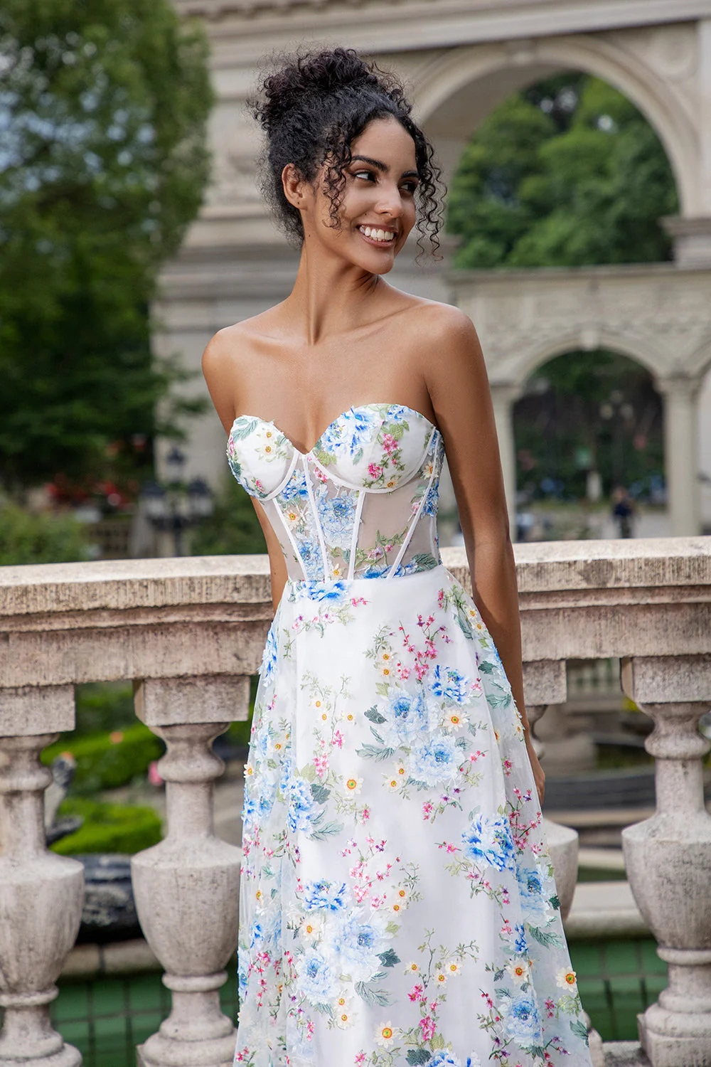 Robe de Soirée longue avec fente corset en cœur blanc et bleu - Image 6