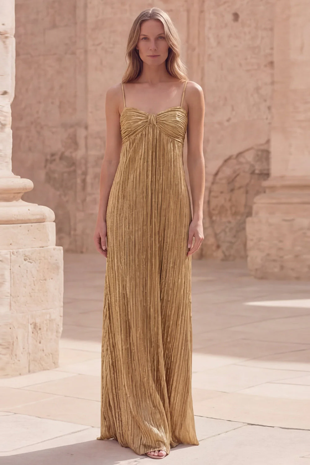 Robe de bal longue de bal à bretelles fines dorées à brides fines fines sans manches