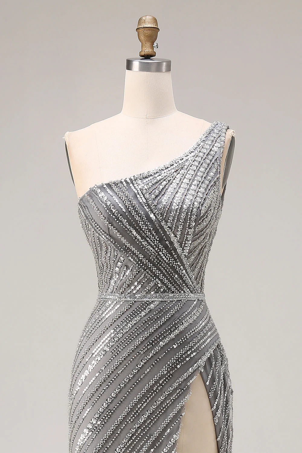 Robe de bal longue de bal argentée argentée à paillettes et sirène à une épaule avec fente - Image 4