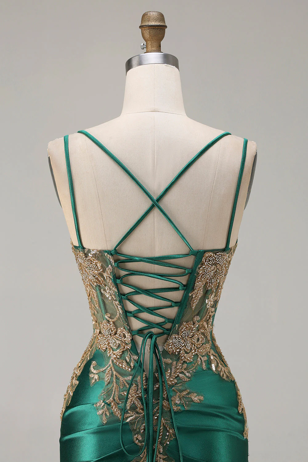 Robe de bal longue de bal brodée en satin brodée de perles noires avec fente - Image 11
