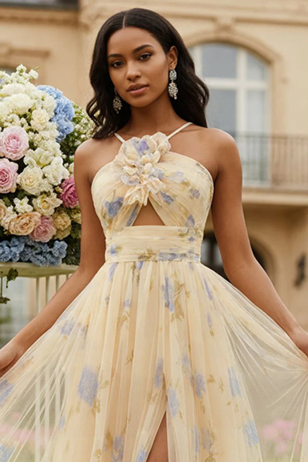 Robe de bal longue de bal en fleurs 3D découpées en ligne A jaune avec fente - Image 3