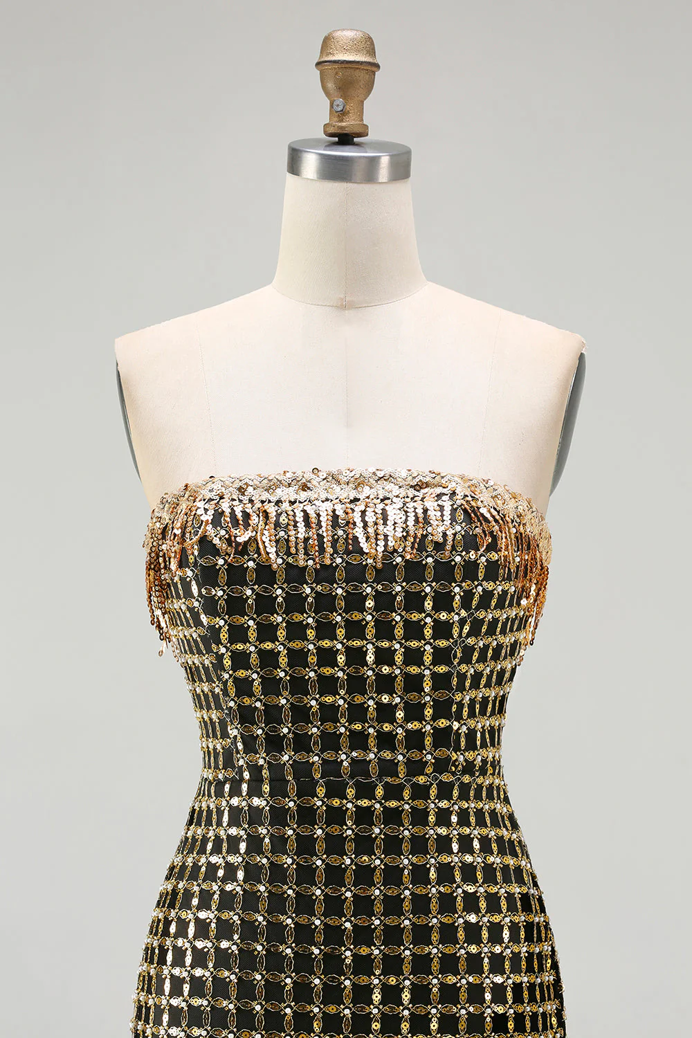Robe de soirée noire dorée scintillante sans bretelles perlée avec fente - Image 4