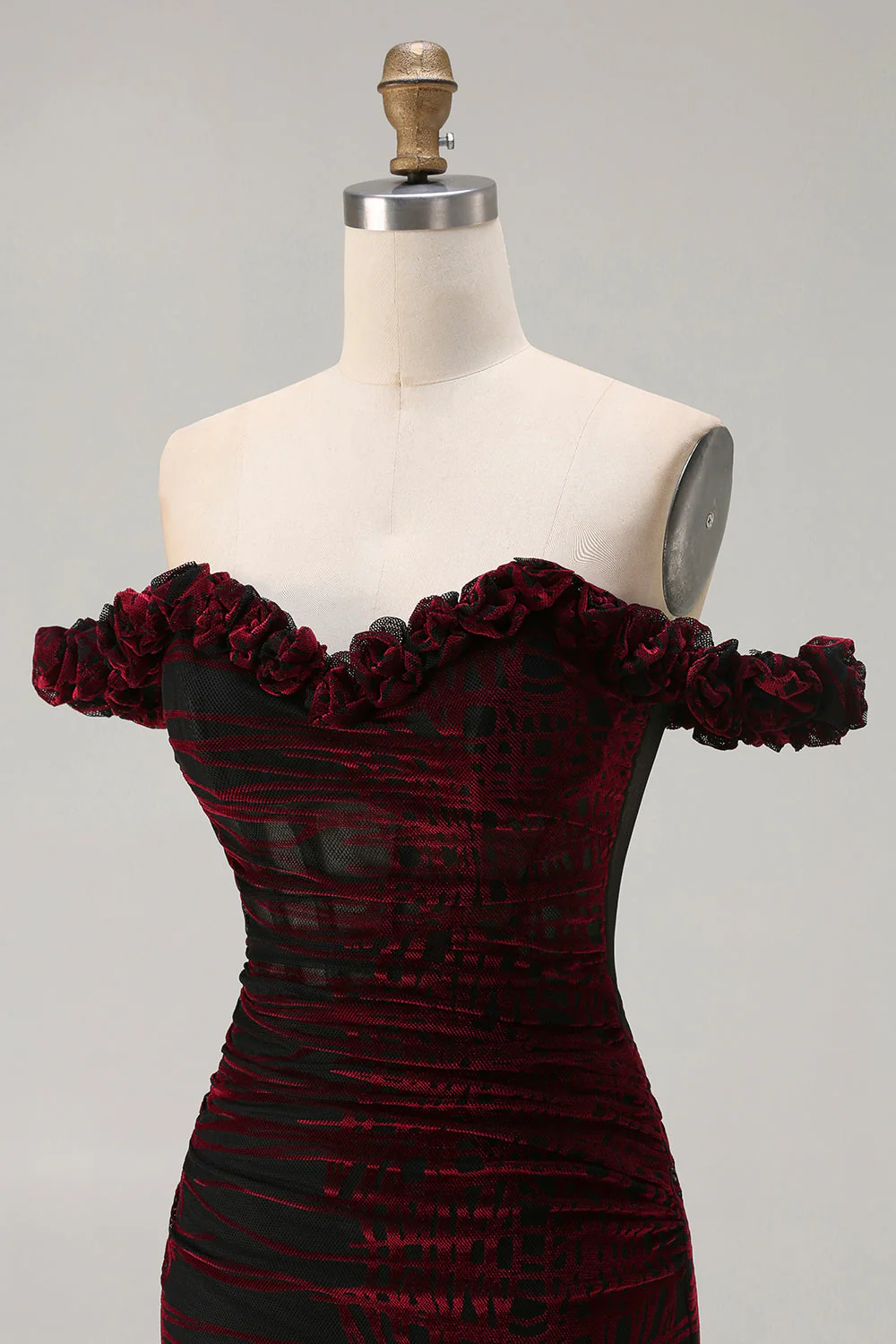 Robe de bal longue de promo noire rouge rouge sirène dégagée, corset froncé et fente - Image 6