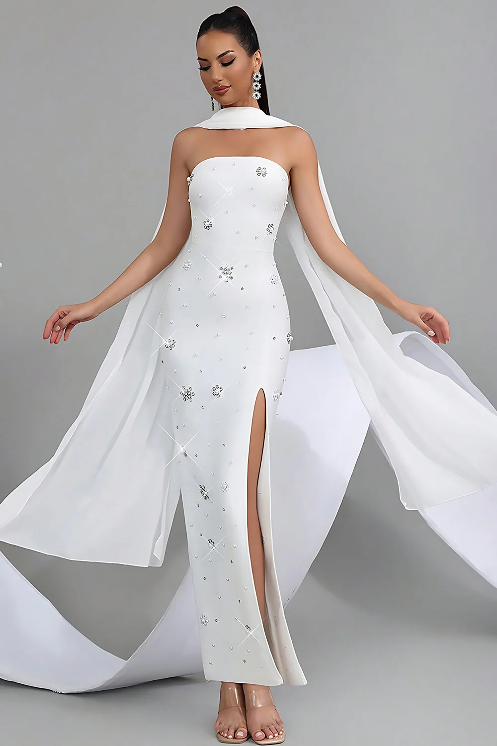 Robe de bal longue décapotable blanche blanche scintillante avec écharpe au col
