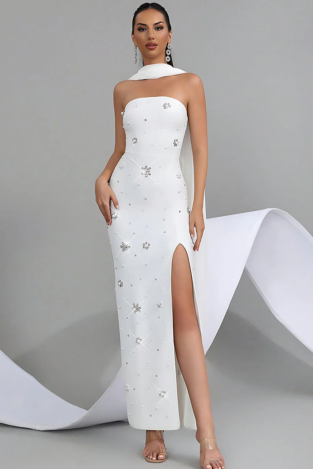 Robe de bal longue décapotable blanche blanche scintillante avec écharpe au col - Image 5