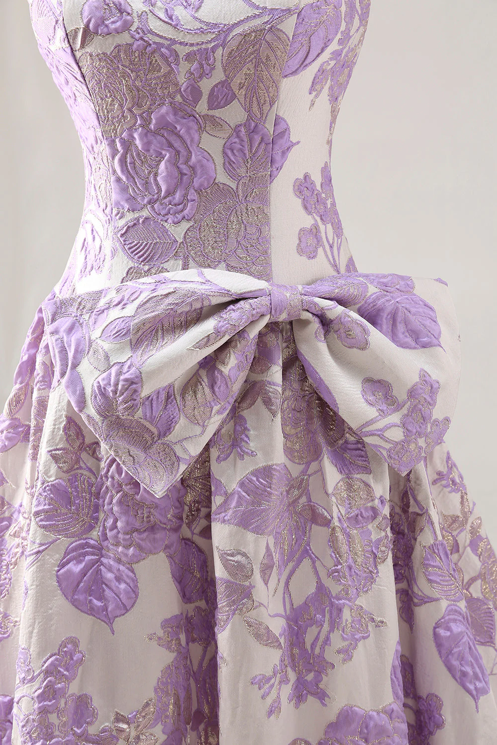 Robe de bal longue en brocart Jacquard en lilas bretellée, sans bustiers, avec nœud d’ours - Image 7