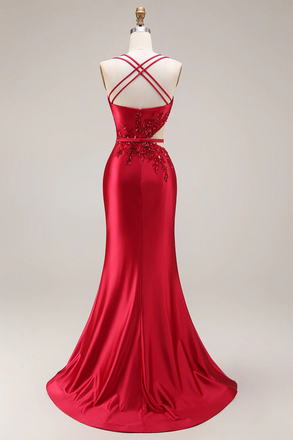 Robe de bal longue en satin découpée en rouge avec une fente - Image 2