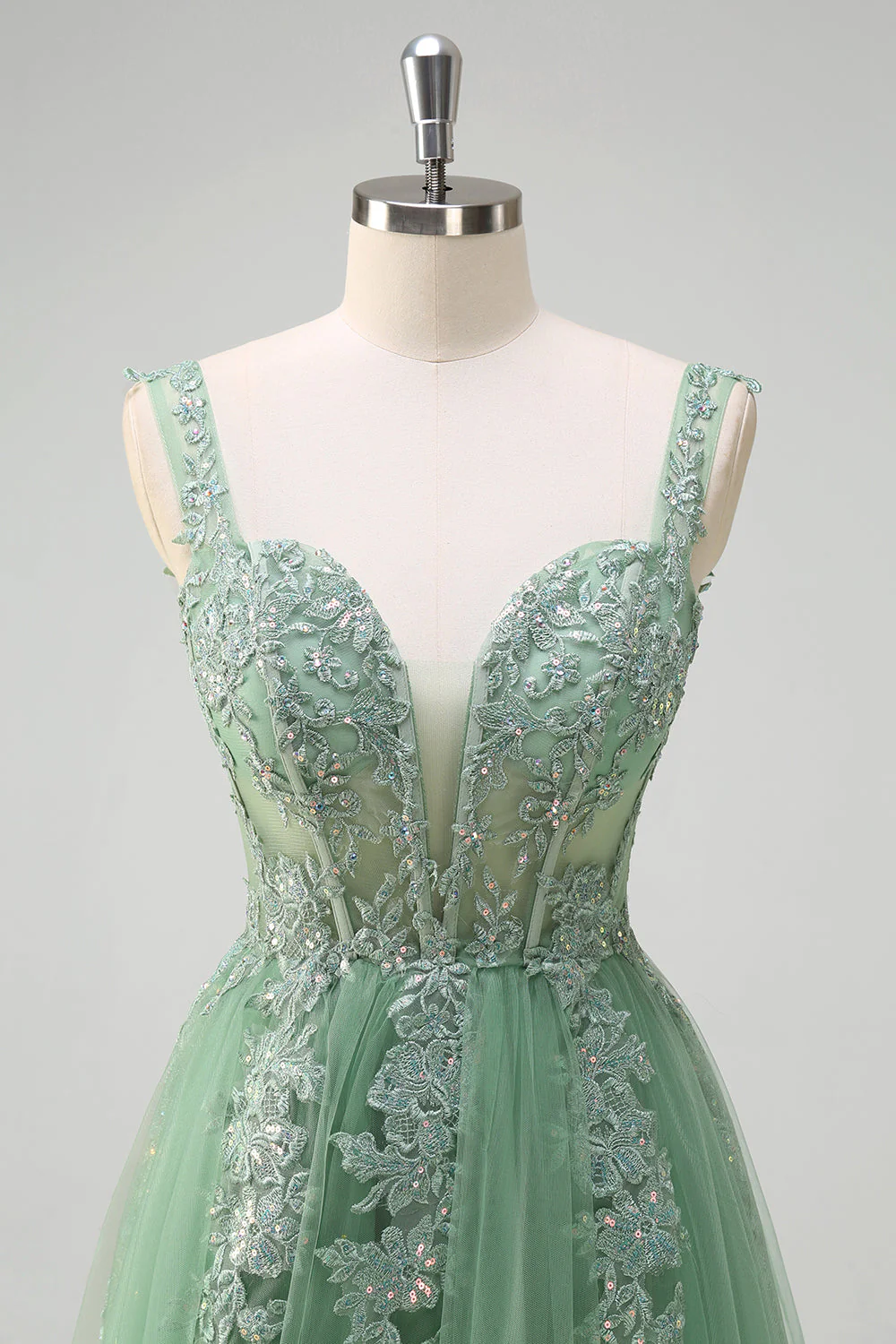 Robe de soirée longue en tulle à bretelles spaghetti vertes avec appliques - Image 4