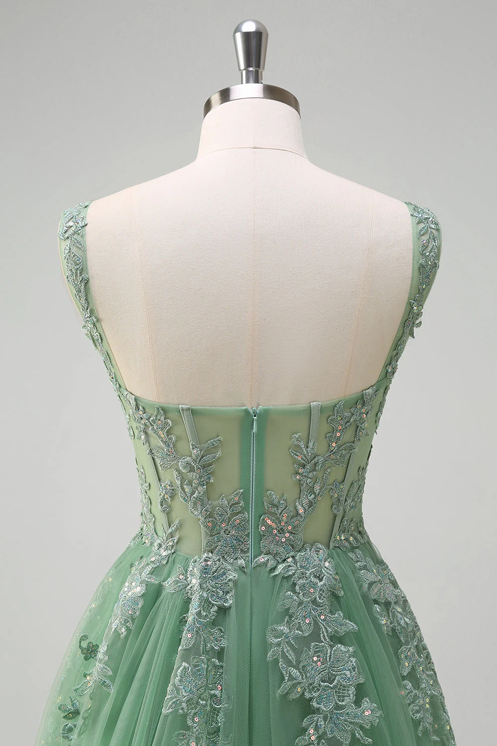 Robe de soirée longue en tulle à bretelles spaghetti vertes avec appliques - Image 5