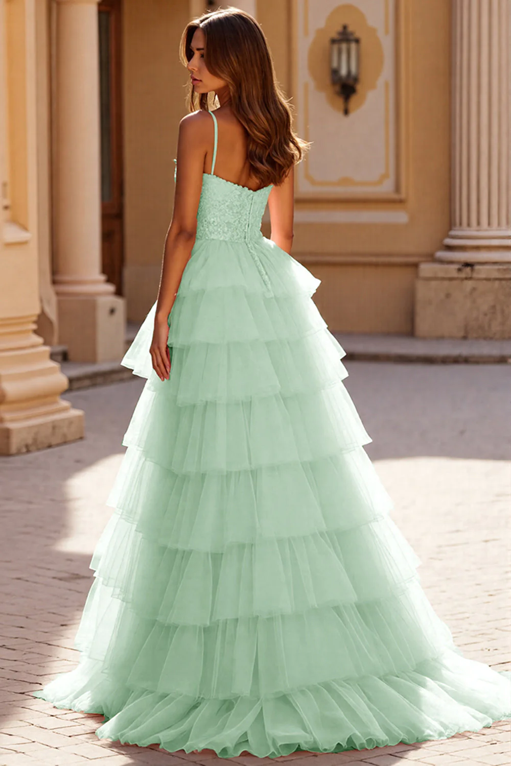 Robe de bal longue en tulle blush avec appliques - Image 6