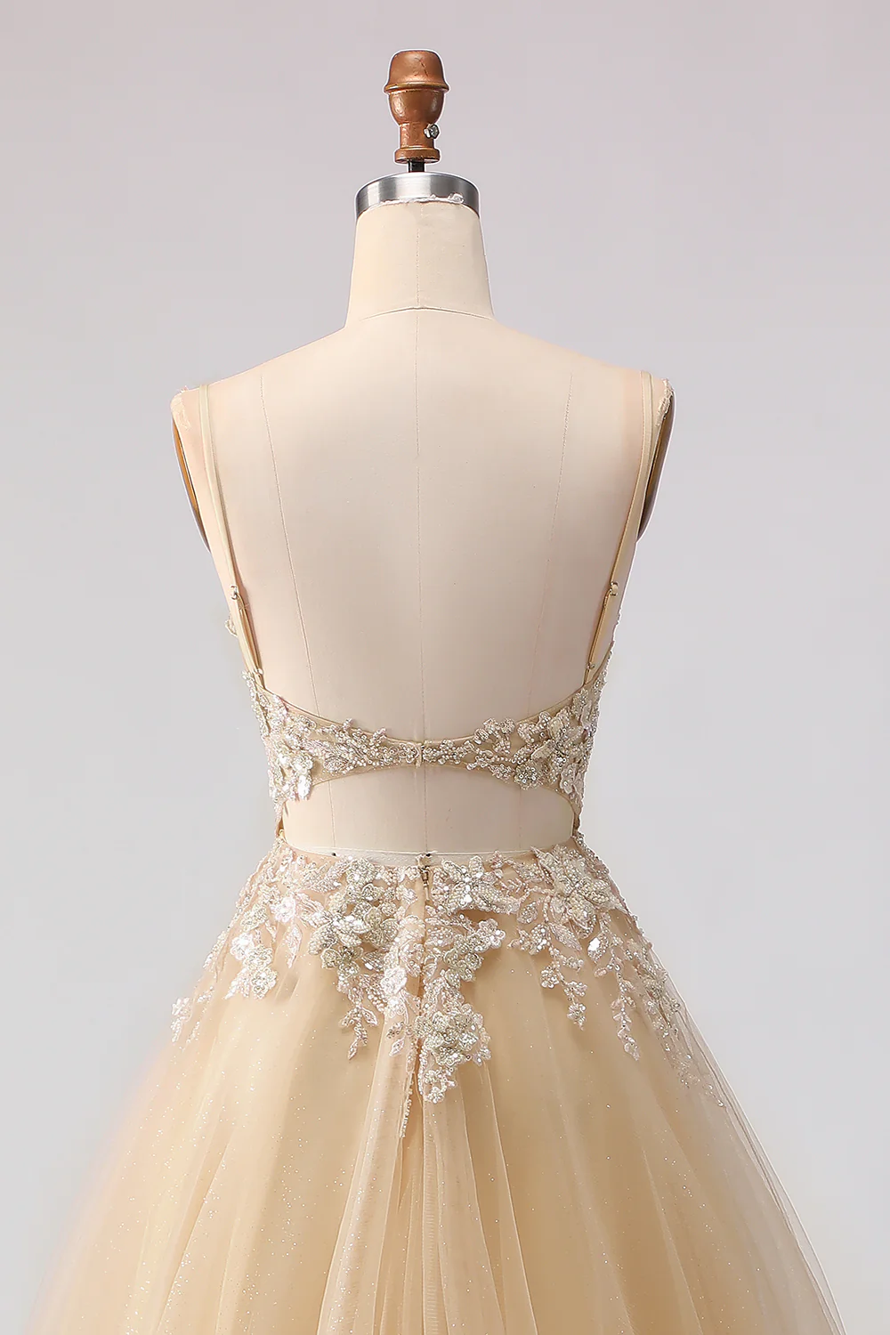 Robe de bal longue en tulle perlée vert sauge avec broderie - Image 14