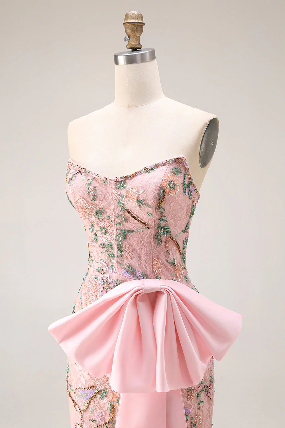 Robe de bal longue florale perlée en sequins sans bretelles avec un nœud à la hanche et une fente de jupe - Image 7