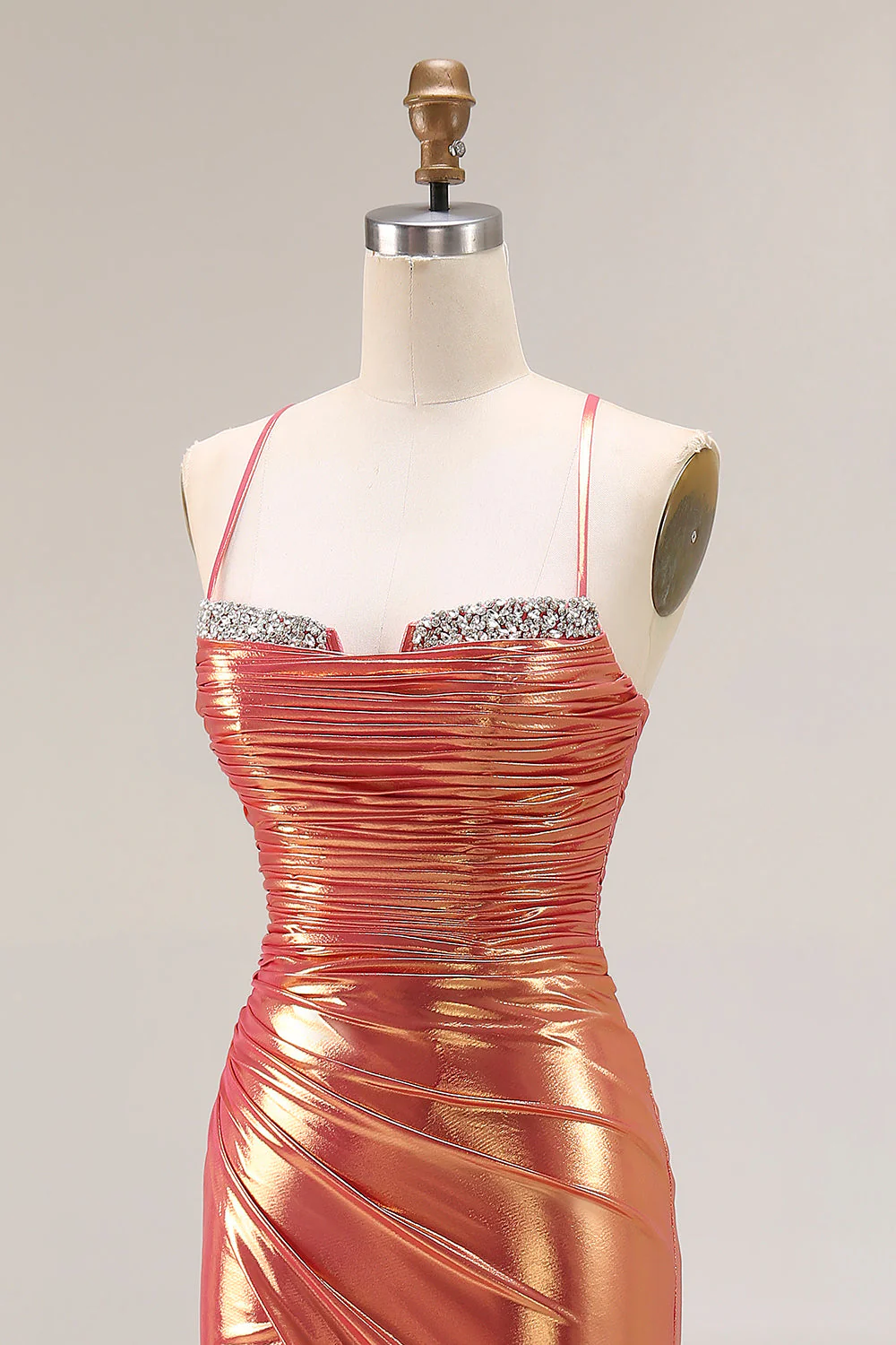 Robe de soirée sirène longue orange métallisé perlée avec fente - Image 6