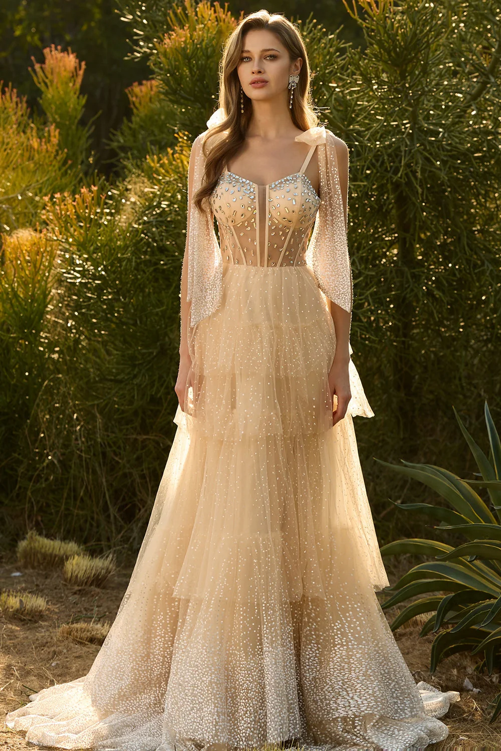 Robe de bal longue rose à volants à volants avec des perles et un corset rose à volants - Image 8