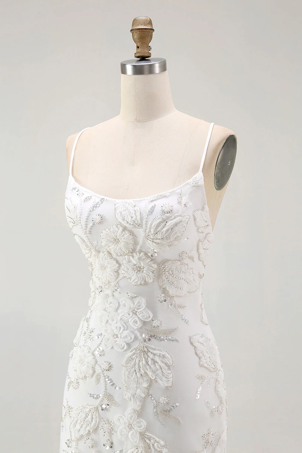 Robe de bal moulante blanche à bretelles spaghetti appliquée avec fente - Image 6