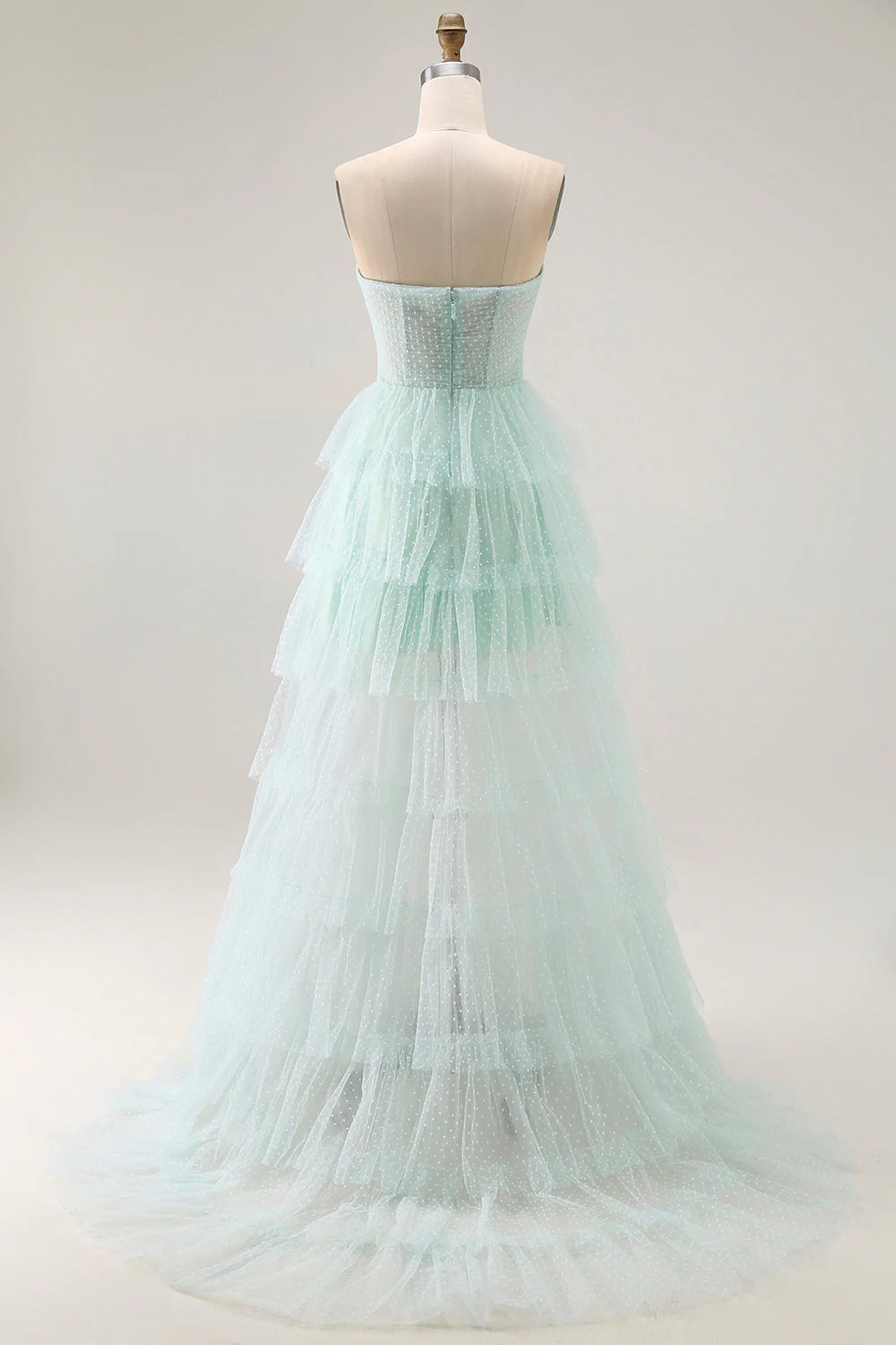 Robe de soirée noire sans bretelles à pois volants à plusieurs niveaux avec fente - Image 10