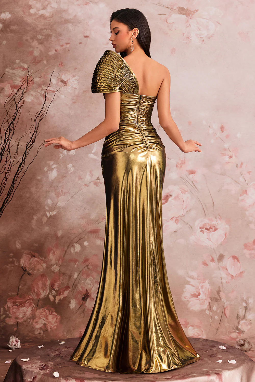 Robe de bal plissée sirène dorée à une épaule - Image 2