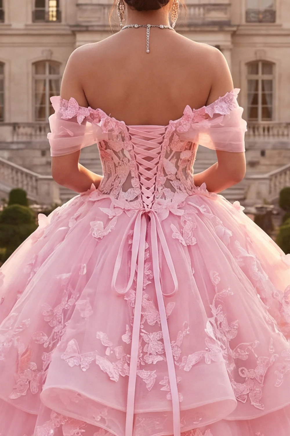 Robe de bal rose à volants dénudés et appliqueuse robe de quinceañera - Image 4