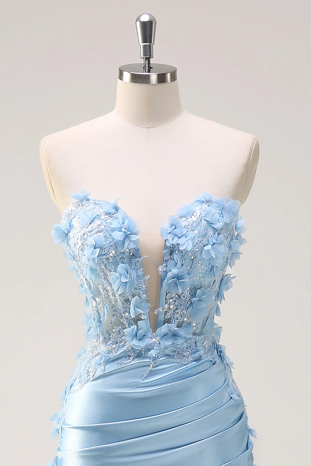 Robe de Soirée sirène bleu ciel sans bretelles à sequins avec appliques - Image 4