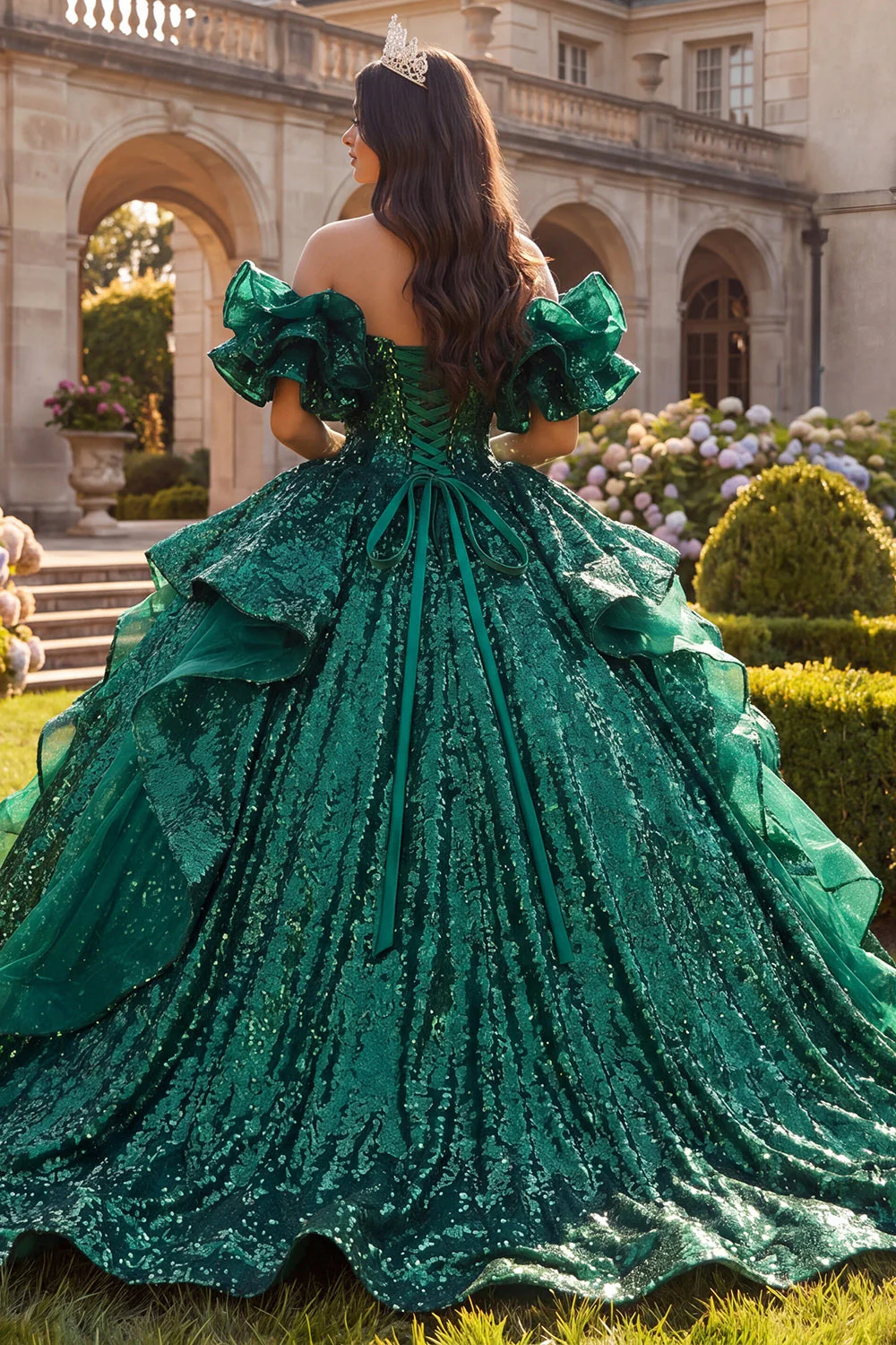 Robe de bal vert foncé à volants tombés sur l’épaule - Image 2