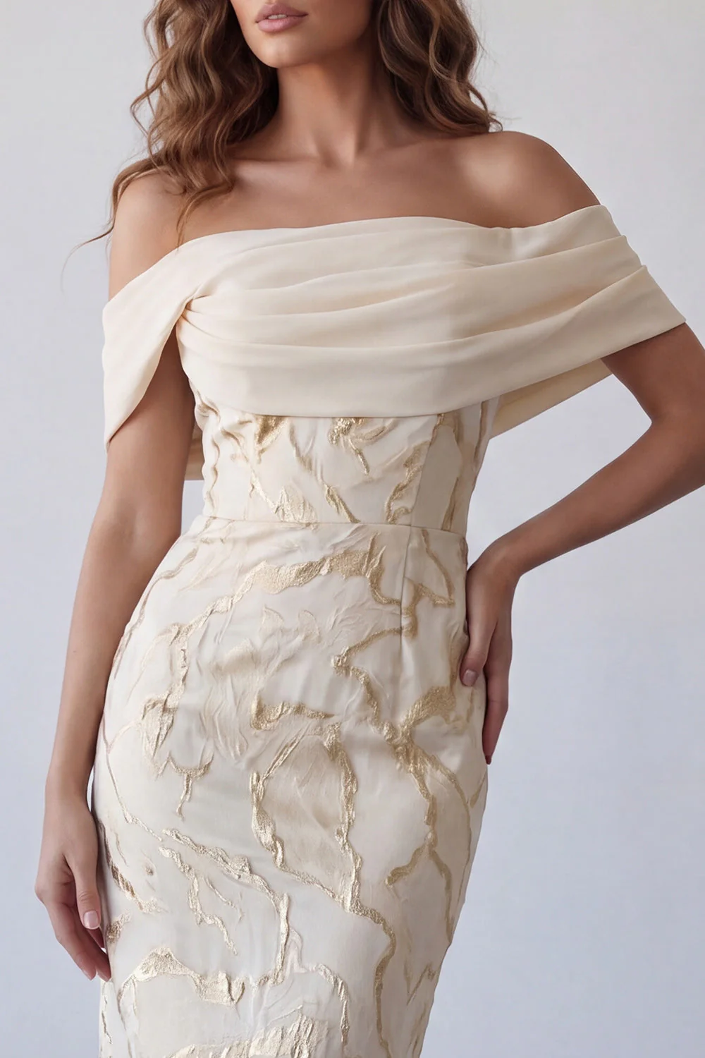 Robe de cérémonie Maxi à motifs bodycon à épaule dénudée au champagne - Image 3