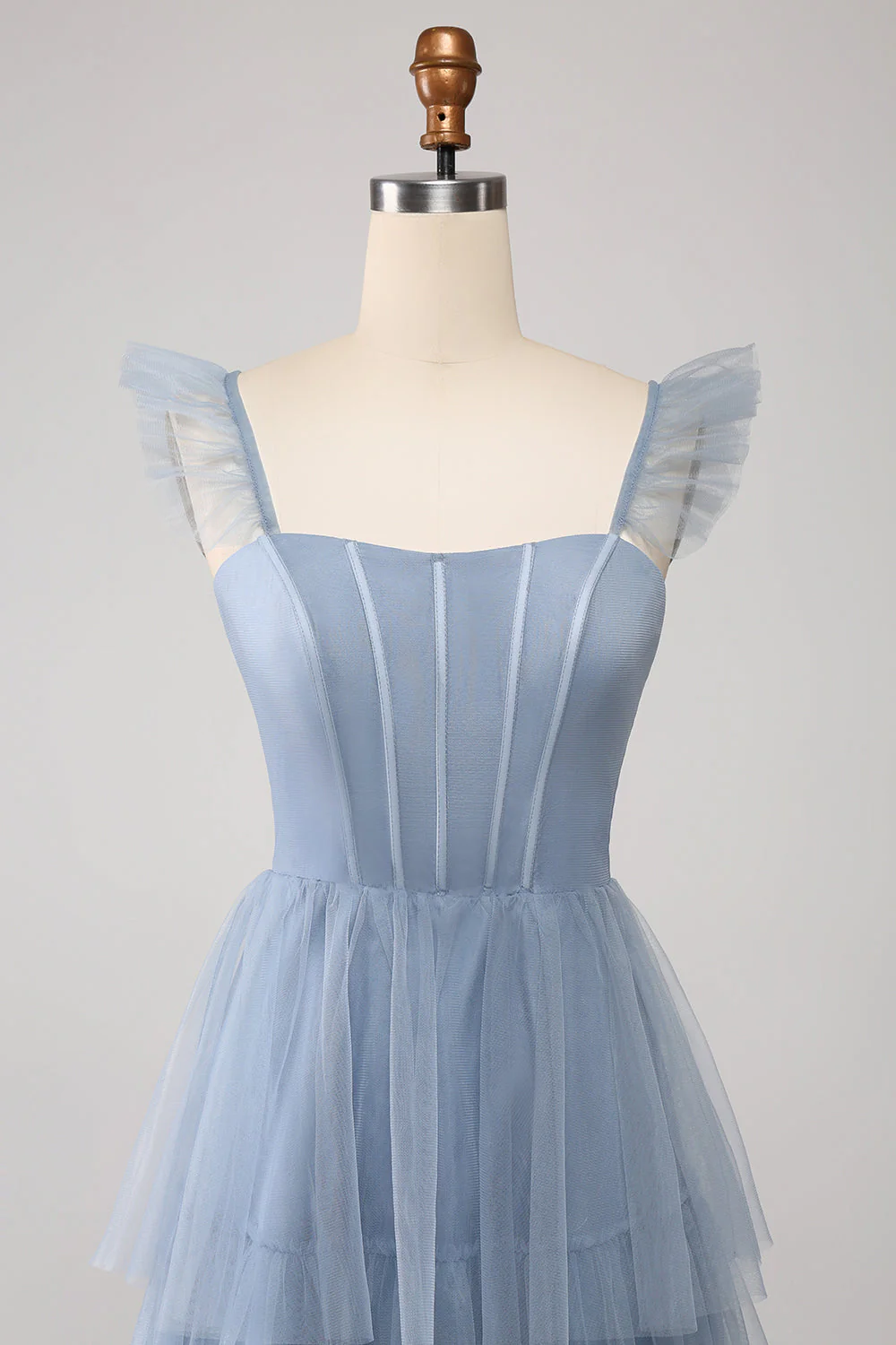 Robe de demoiselle d’honneur corset en tulle bleu poussiéreux à plusieurs niveaux avec fente - Image 4