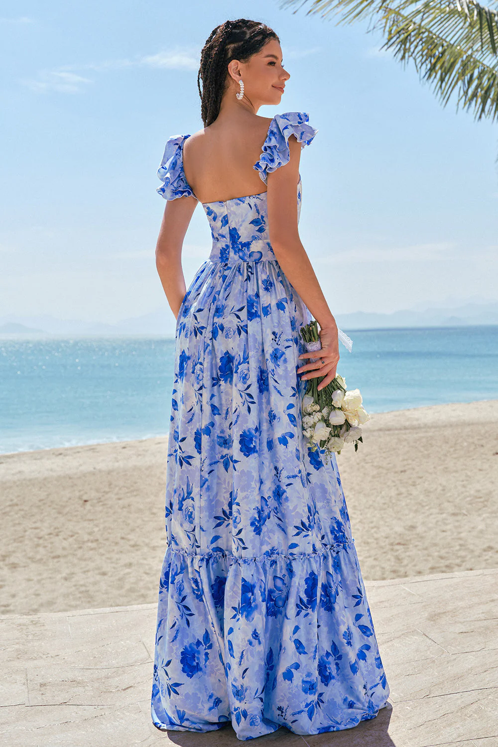 Robe de demoiselle d’honneur en mousseline de soie bleue à fleurs et à épaules dénudées - Image 2
