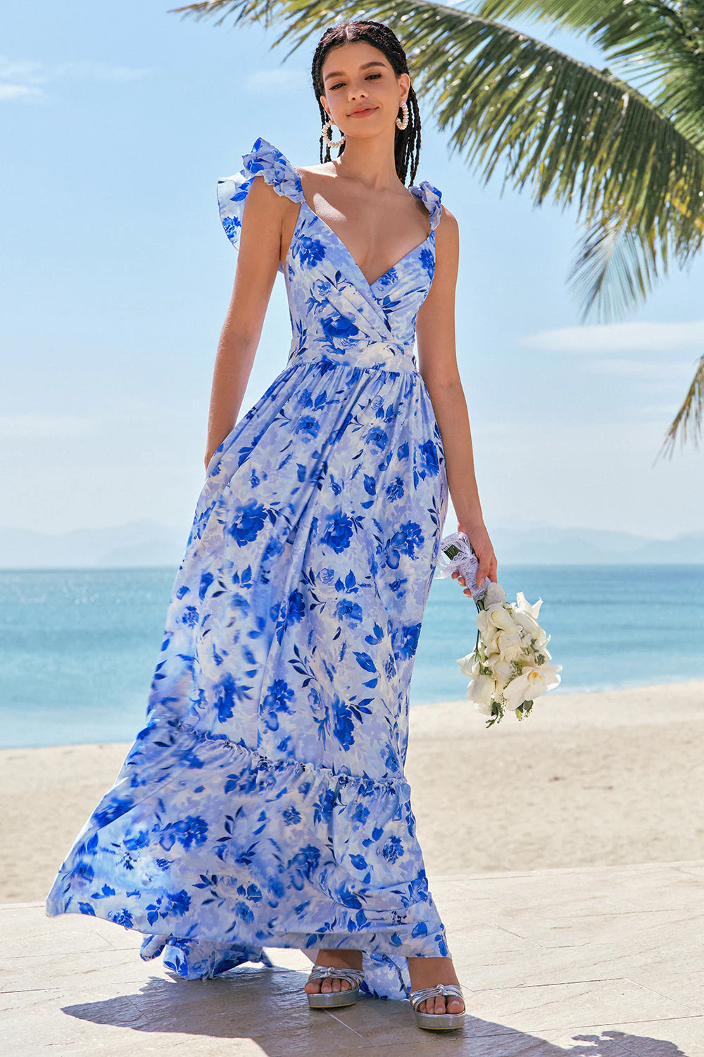 Robe de demoiselle d’honneur en mousseline de soie bleue à fleurs et à épaules dénudées - Image 4