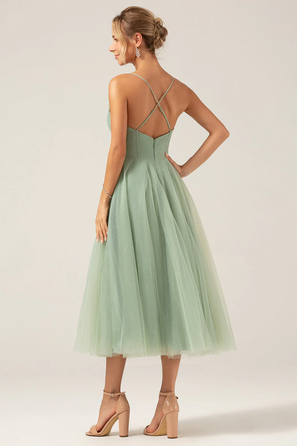 Robe de demoiselle dhonneur longue matcha coupe A à bretelles spaghetti corsage en tulle - Image 4